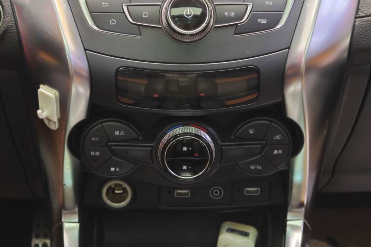 Used BYD Yuan 2016 1.5TID Automatic Flagship Model Interior 4