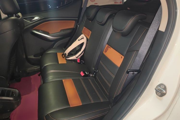 Used BYD Yuan 2016 1.5L Manual Luxury Version Interior 4