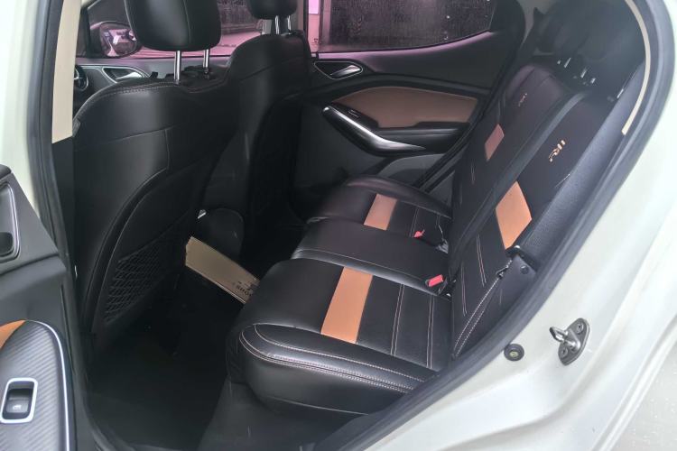 Used BYD Yuan 2016 1.5L Manual Luxury Version Interior 4