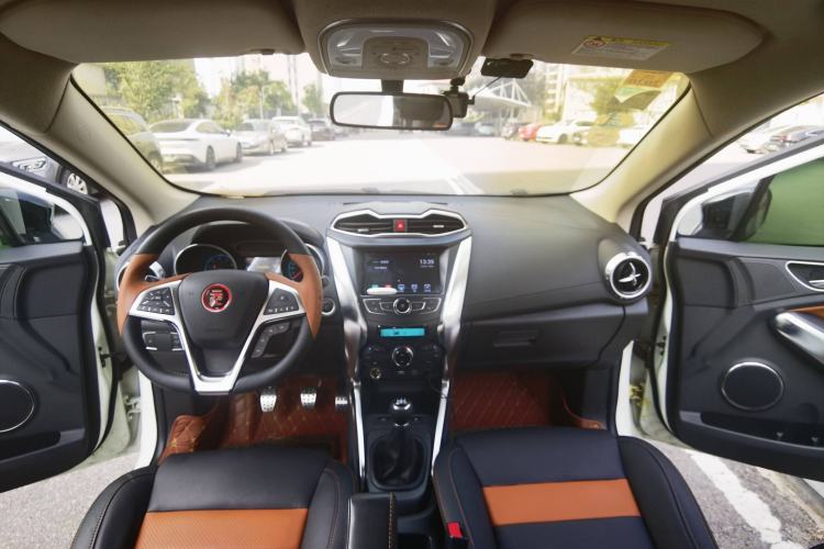 Used BYD Yuan 2016 1.5L Manual Luxury Model Interior 4
