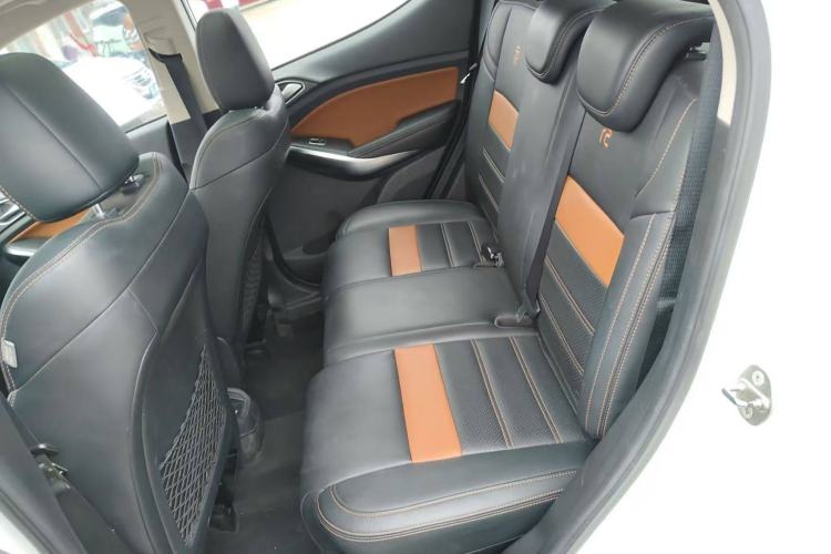 Used BYD Yuan 2016 1.5L Manual Luxury Version Interior 4