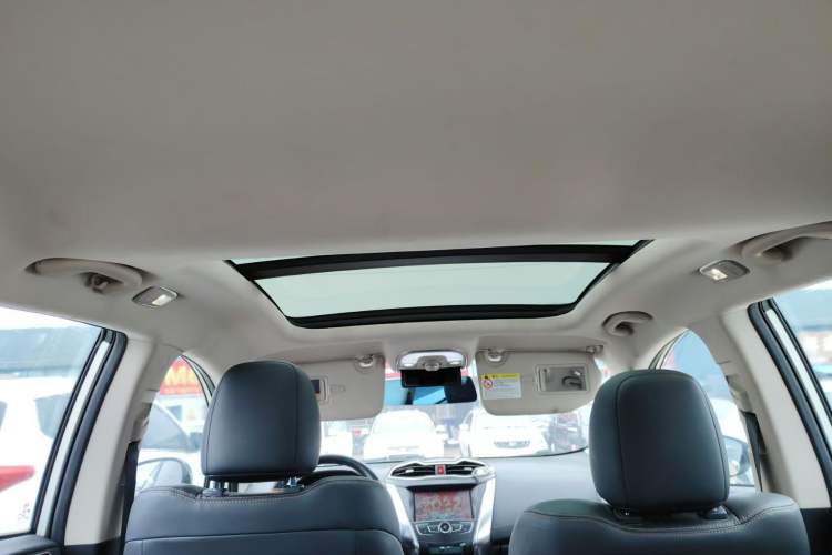 Used BYD Yuan 2016 1.5L Manual Luxury Version Interior 5