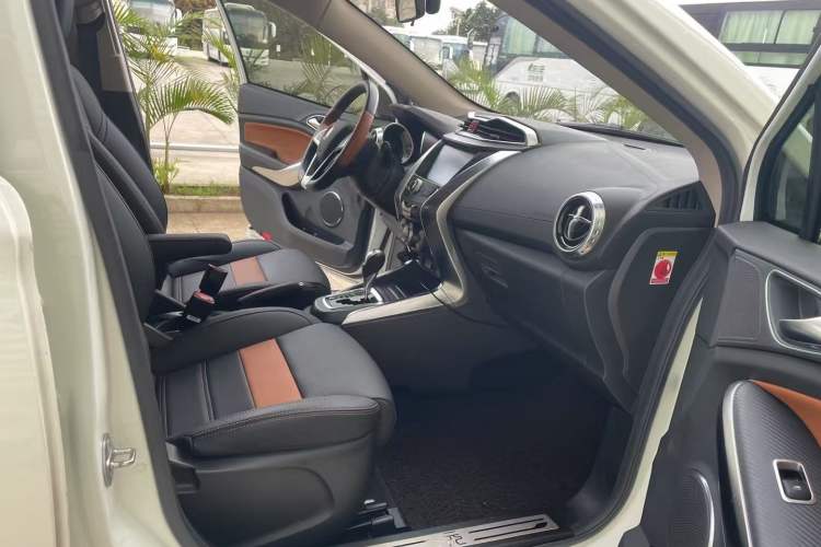 Used BYD Yuan 2016 1.5TID Automatic Luxury Version Interior 6