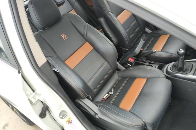 Used BYD Yuan 2016 1.5L Manual Luxury Version Interior 7