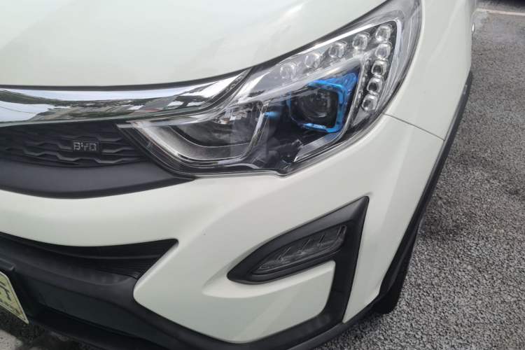 Used BYD Yuan 2016 1.5TID Automatic Luxury Version Left Front Headlight