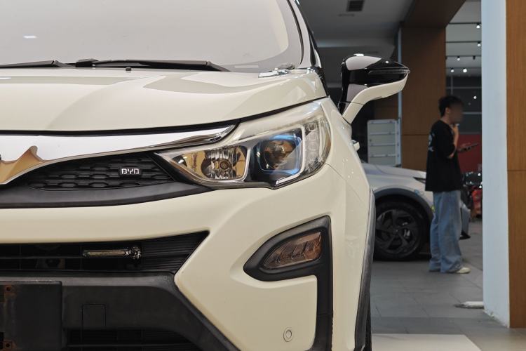 Used BYD Yuan 2016 1.5TID Automatic Flagship Model Left Front Headlight