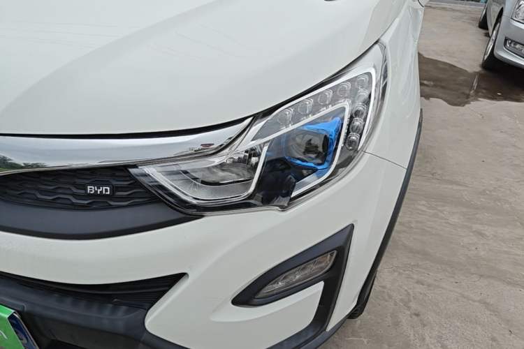 Used BYD Yuan 2016 1.5TID Automatic Luxury Version Left Front Headlight