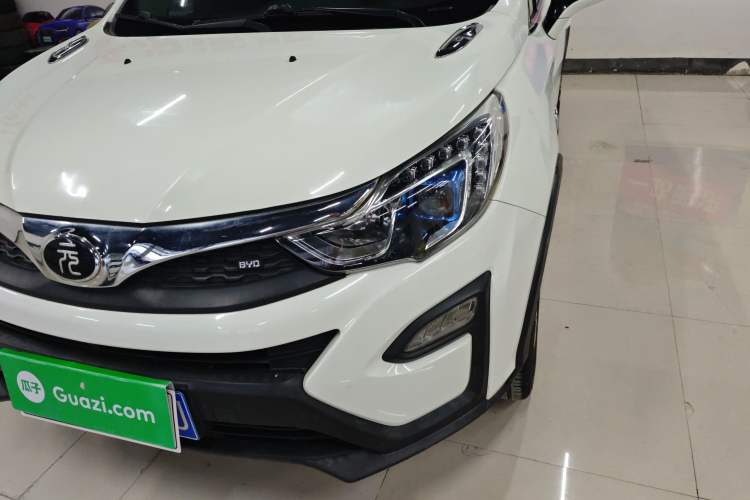 Used BYD Yuan 2016 1.5L Manual Luxury Version Left Front Headlight