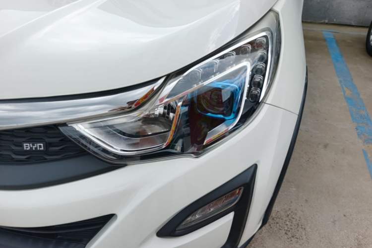 Used BYD Yuan 2016 1.5L Manual Luxury Model Left Front Headlight