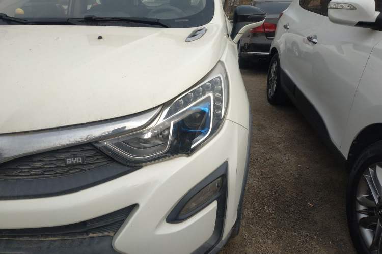 Used BYD Yuan 2016 1.5L Manual Luxury Version Left Front Headlight