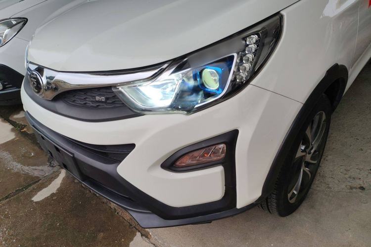Used BYD Yuan 2016 1.5L Automatic Luxury Version Left Front Headlight