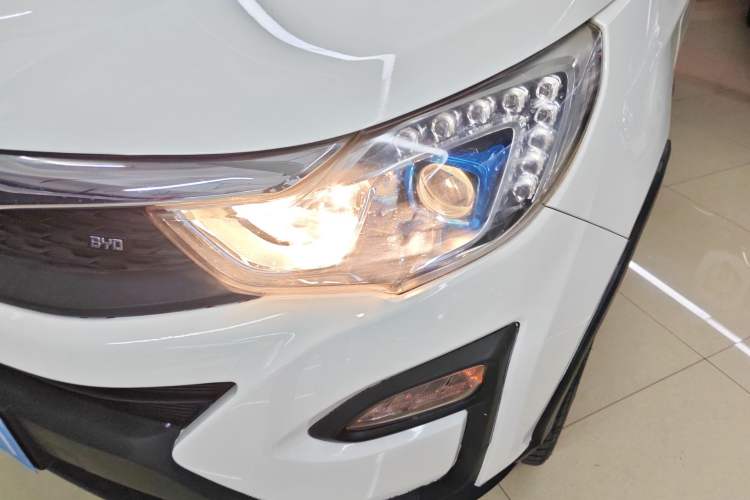 Used BYD Yuan 2016 1.5TID Automatic Luxury Version Left Front Headlight