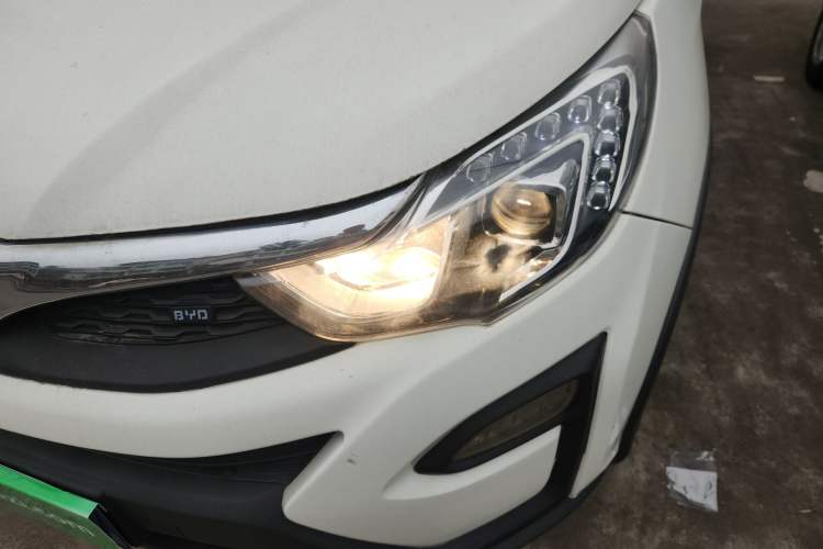 Used BYD Yuan 2016 1.5L Manual Comfort Model Left Front Headlight
