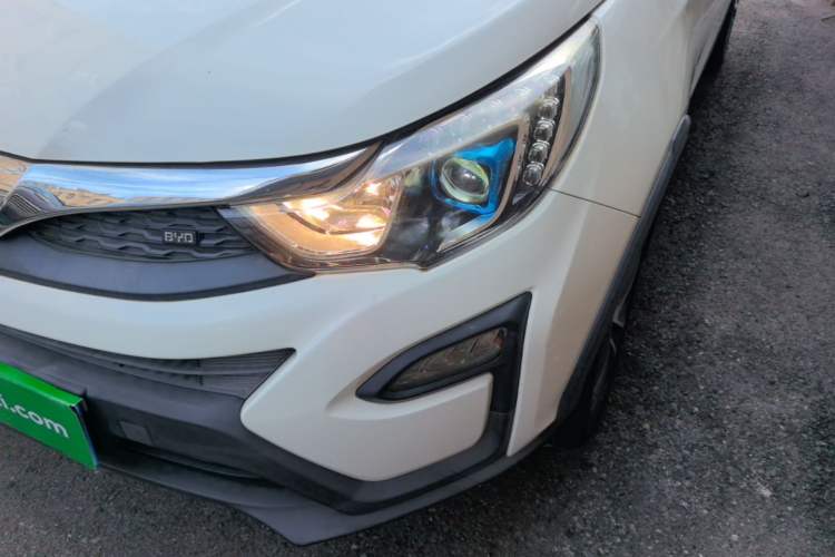 Used BYD Yuan 2016 1.5L Automatic Luxury Version Left Front Headlight