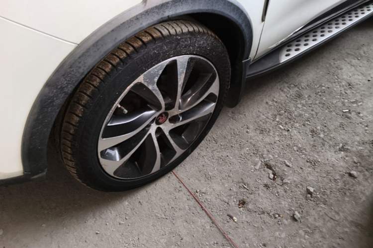 Used BYD Yuan 2016 1.5TID Automatic Flagship Model Left Front Wheel Hub