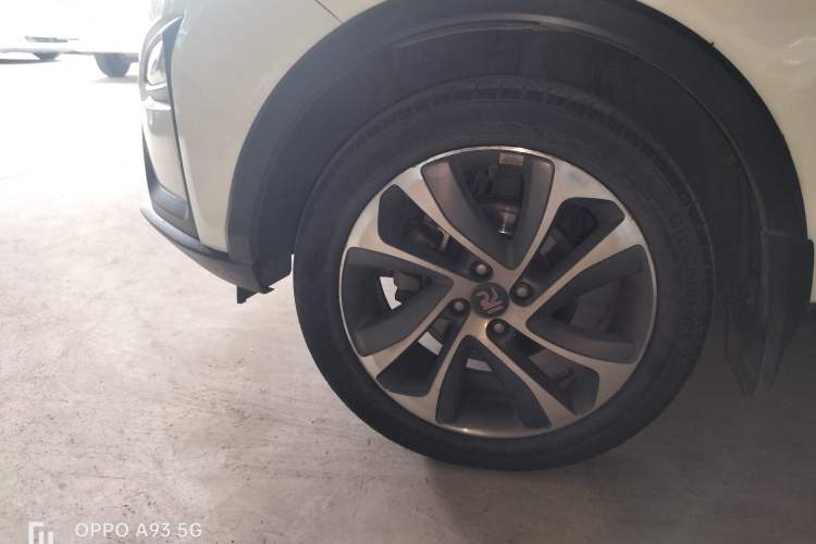 Used BYD Yuan 2016 1.5L Manual Luxury Version Left Front Wheel Hub