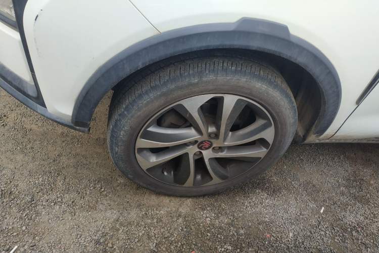Used BYD Yuan 2016 1.5L Manual Luxury Version Left Front Wheel Hub