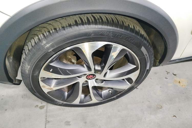 Used BYD Yuan 2016 1.5TID Automatic Prestige Model Left Front Wheel Hub