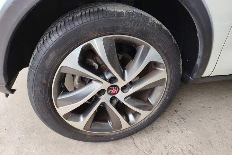 Used BYD Yuan 2016 1.5L Automatic Luxury Version Left Front Wheel Hub