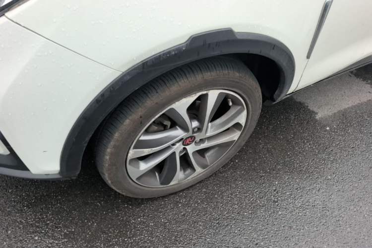 Used BYD Yuan 2016 1.5L Manual Luxury Version Left Front Wheel Hub