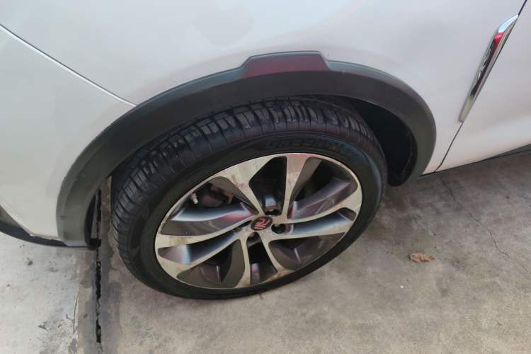 Used BYD Yuan 2016 1.5TID Automatic Luxury Version Left Front Wheel Hub