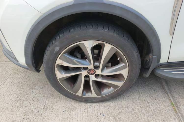 Used BYD Yuan 2016 1.5L Automatic Haoya Model Left Front Wheel Hub