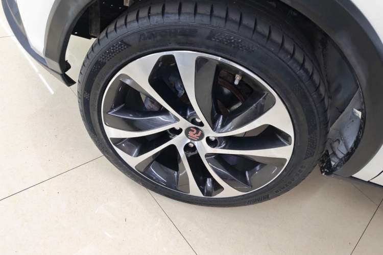 Used BYD Yuan 2016 1.5TID Automatic Luxury Version Left Front Wheel Hub