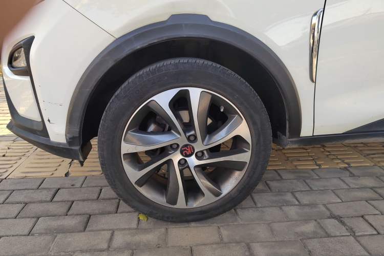 Used BYD Yuan 2016 1.5L Manual Luxury Version Left Front Wheel Hub
