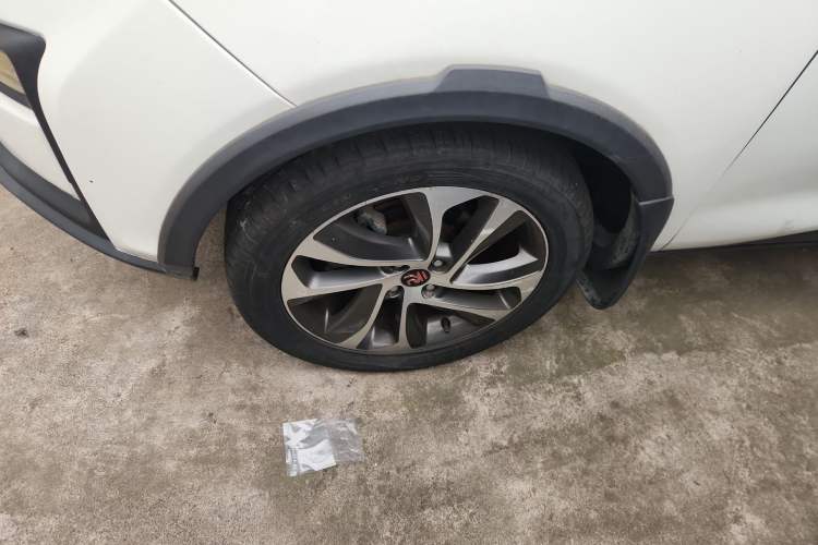 Used BYD Yuan 2016 1.5L Manual Comfort Model Left Front Wheel Hub