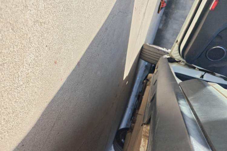 Used BYD Yuan 2016 1.5L Manual Luxury Version Left Side Sill