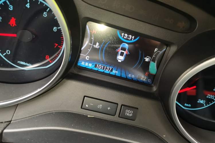 Used BYD Yuan 2016 1.5L Manual Luxury Model Odometer Close Up