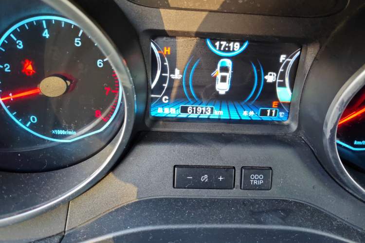Used BYD Yuan 2016 1.5L Manual Luxury Model Odometer Close Up