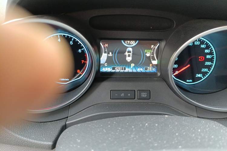 Used BYD Yuan 2016 1.5TID Automatic Luxury Version Odometer Close Up