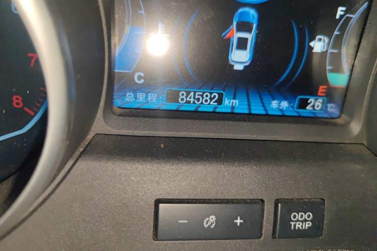 Used BYD Yuan 2016 1.5L Manual Luxury Version Odometer Close Up