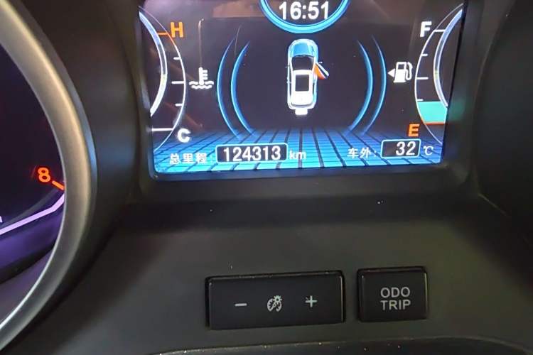 Used BYD Yuan 2016 1.5L Manual Luxury Model Odometer Close Up