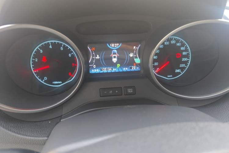 Used BYD Yuan 2016 1.5TID Automatic Luxury Version Odometer Close Up