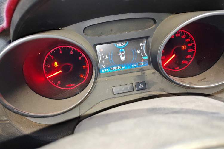 Used BYD Yuan 2016 1.5L Manual Luxury Version Odometer Close Up