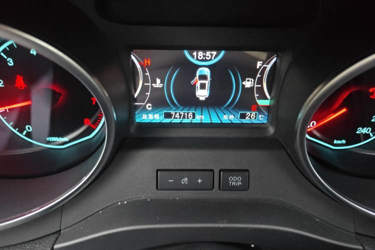 Used BYD Yuan 2016 1.5L Manual Luxury Version Odometer Close Up