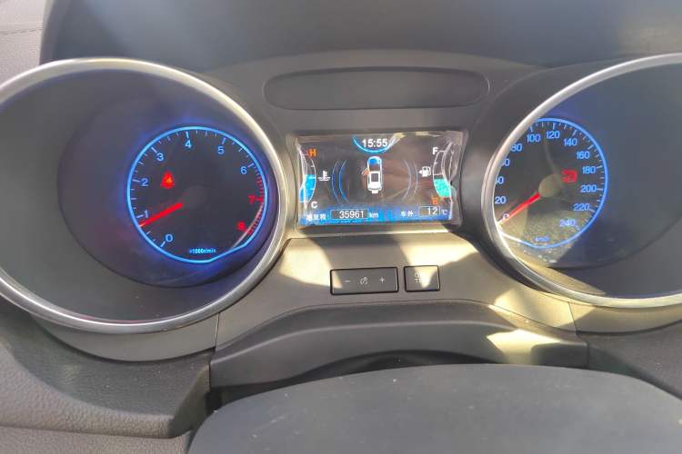 Used BYD Yuan 2016 1.5L Manual Luxury Version Odometer Close Up