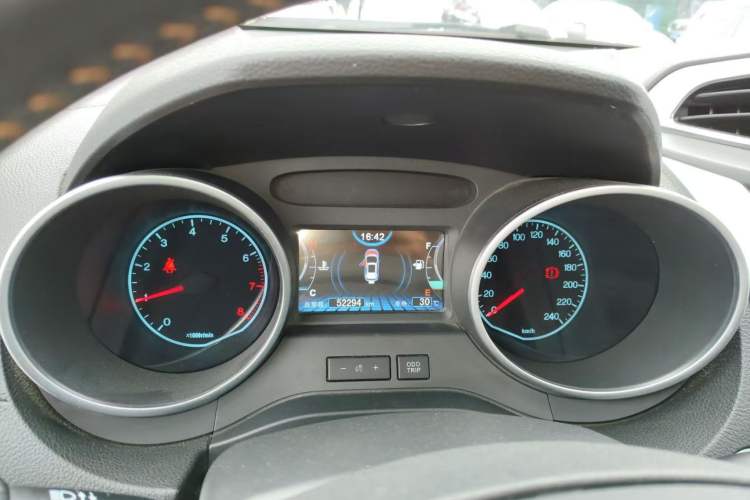 Used BYD Yuan 2016 1.5L Manual Luxury Version Odometer Close Up