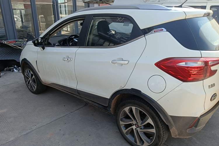 Used BYD Yuan 2016 1.5L Manual Luxury Version Rear Left 45 Deg