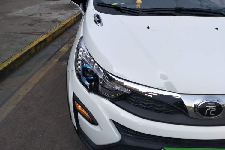 Used BYD Yuan 2016 1.5L Automatic Luxury Version Right Front Headlight