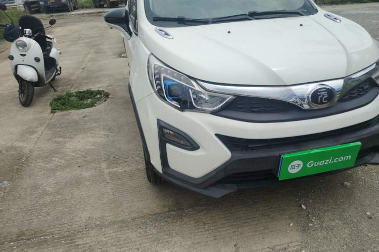 Used BYD Yuan 2016 1.5L Manual Luxury Model Right Front Headlight