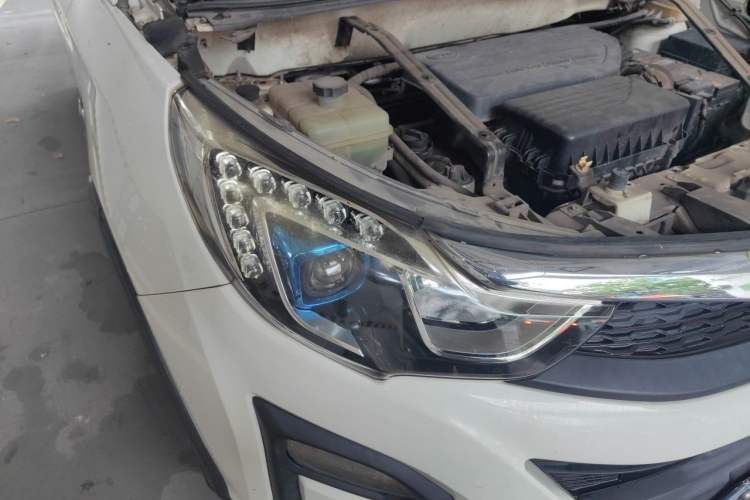 Used BYD Yuan 2016 1.5L Manual Luxury Version Right Front Headlight