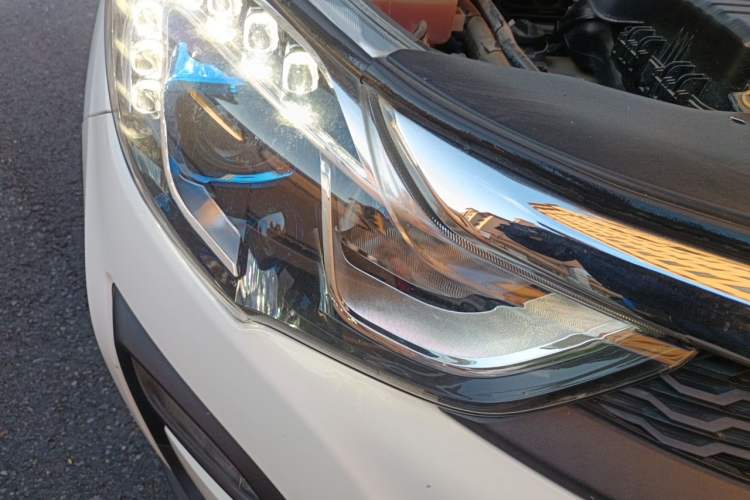 Used BYD Yuan 2016 1.5L Manual Luxury Model Right Front Headlight