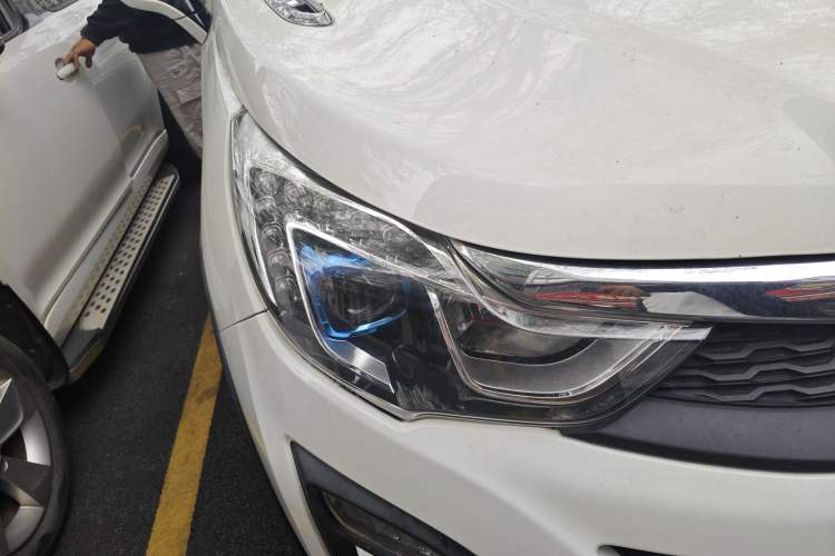 Used BYD Yuan 2016 1.5L Manual Comfort Model Right Front Headlight