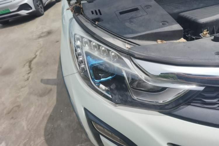 Used BYD Yuan 2016 1.5L Manual Luxury Version Right Front Headlight