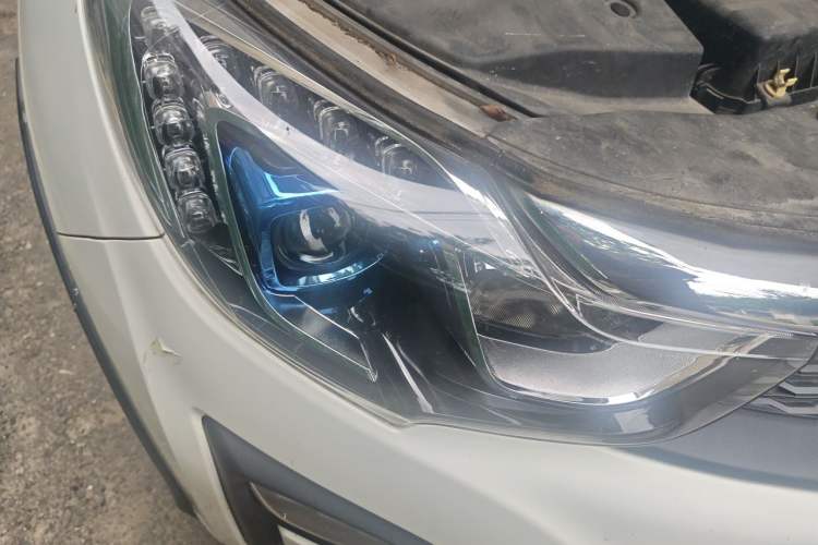 Used BYD Yuan 2016 1.5L Manual Luxury Version Right Front Headlight