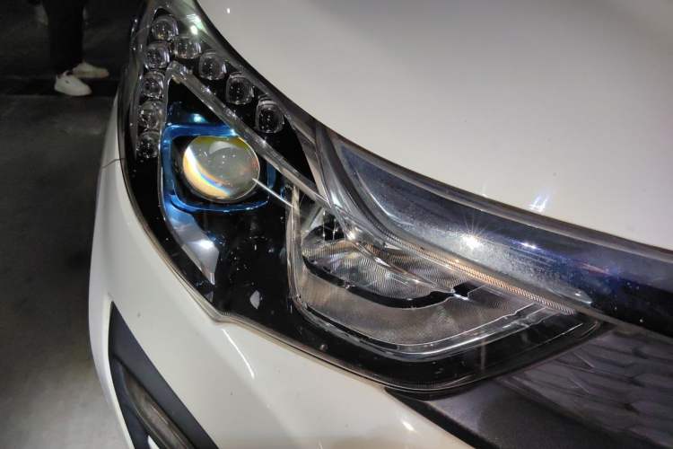 Used BYD Yuan 2016 1.5TID Automatic Luxury Version Right Front Headlight