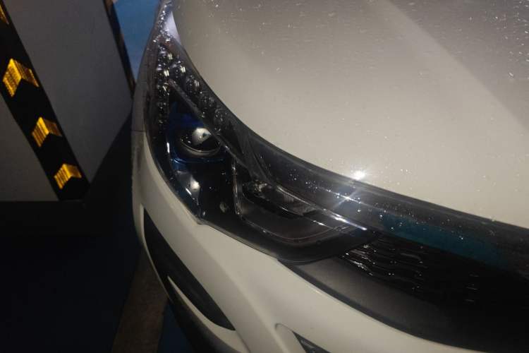 Used BYD Yuan 2016 1.5L Manual Luxury Version Right Front Headlight